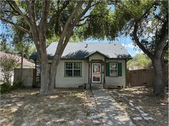 Property photo for HUD Home for Sale in Kingsville, TX