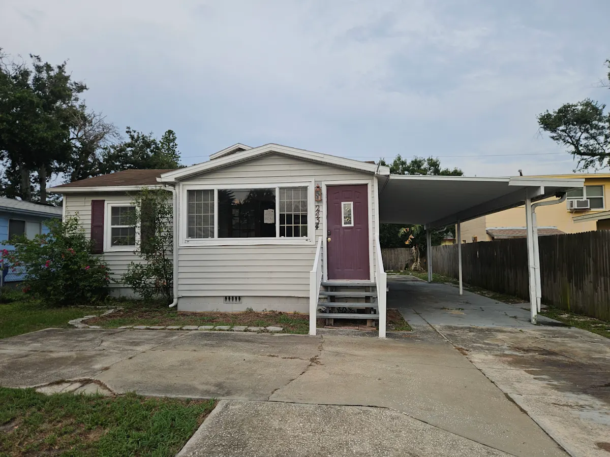 Property photo for HUD Home for Sale in Saint Petersburg, FL