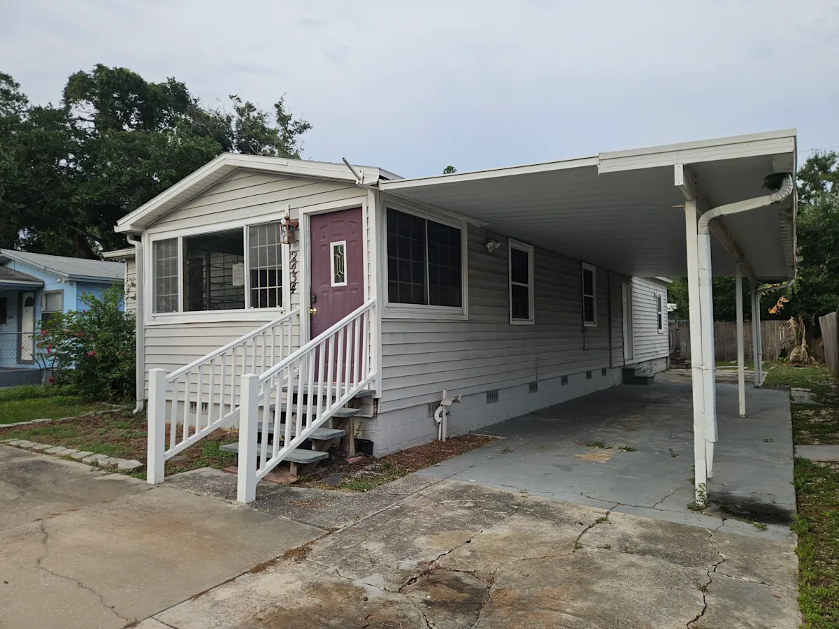 Property photo for HUD Home for Sale in Saint Petersburg, FL