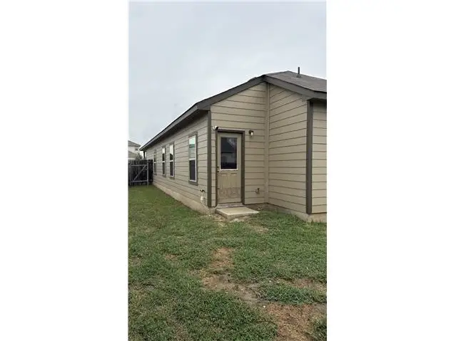 Property photo for HUD Home for Sale in Seguin, TX