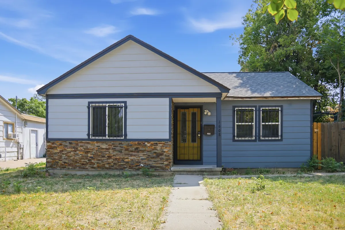 Property photo for HUD Home for Sale in Aurora, CO