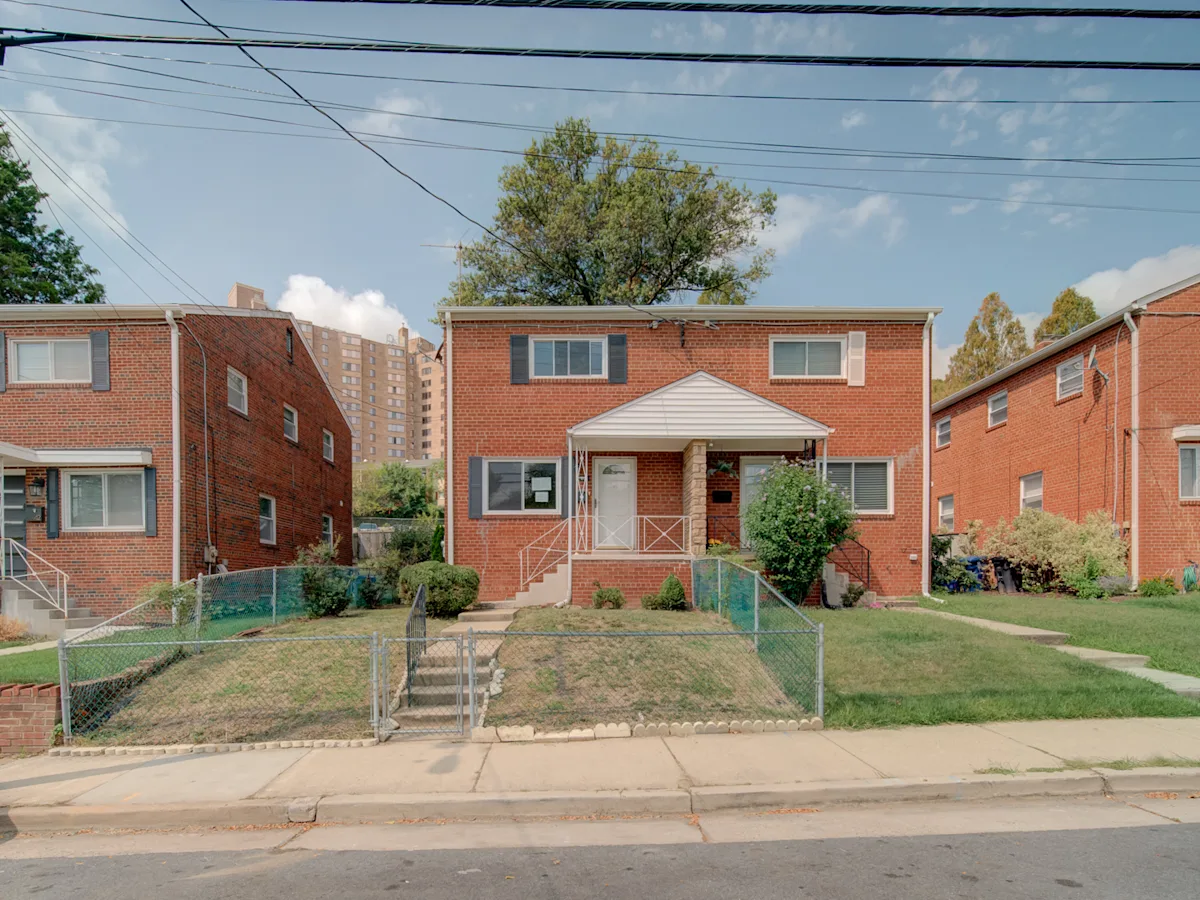 Property photo for HUD Home for Sale in Alexandria, VA