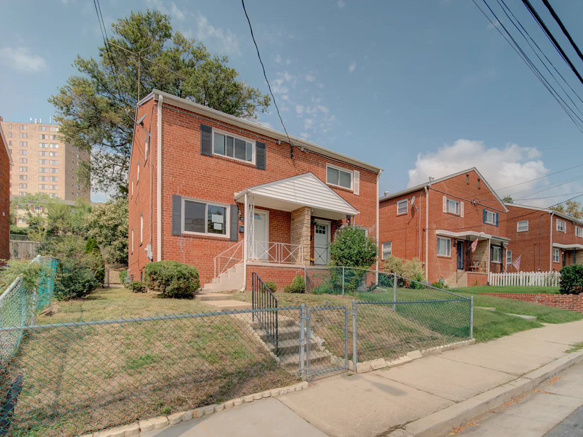 Property photo for HUD Home for Sale in Alexandria, VA