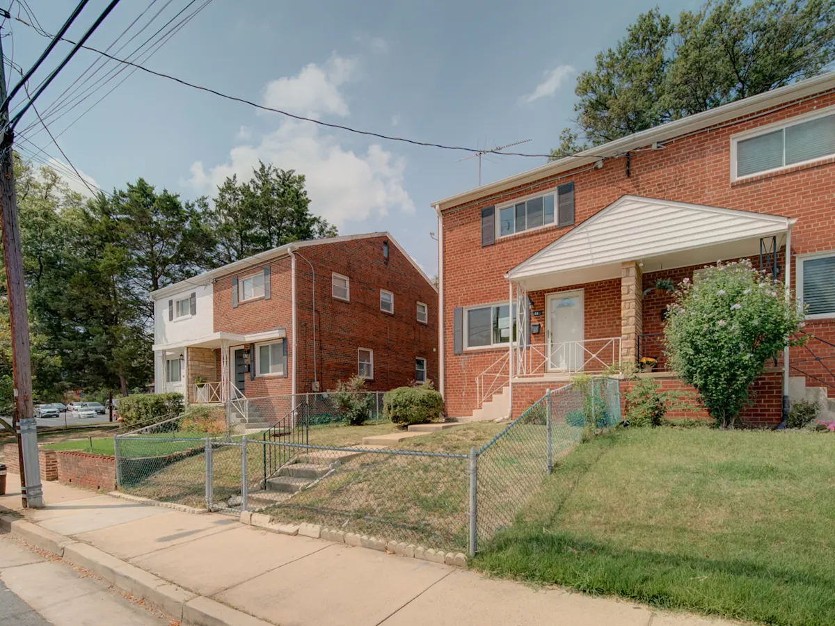 Property photo for HUD Home for Sale in Alexandria, VA
