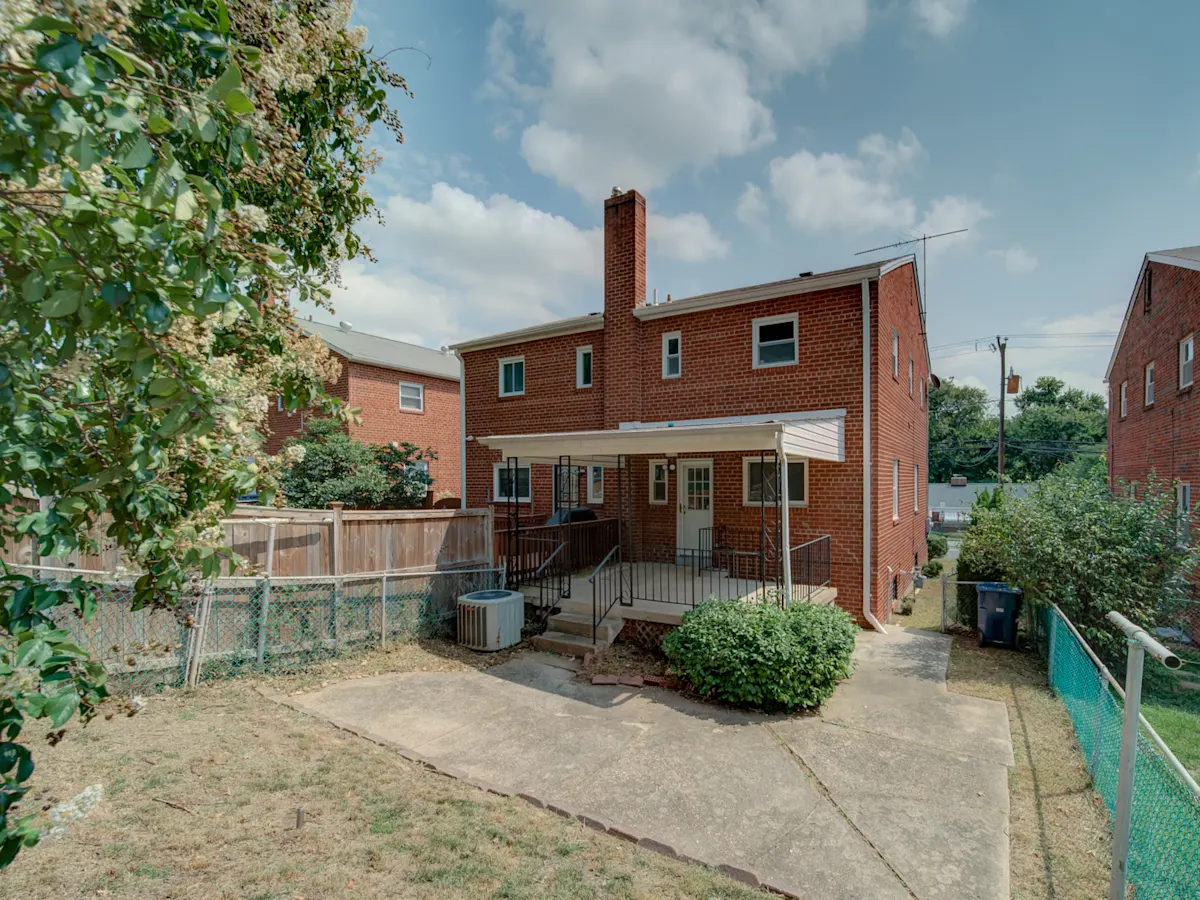 Property photo for HUD Home for Sale in Alexandria, VA